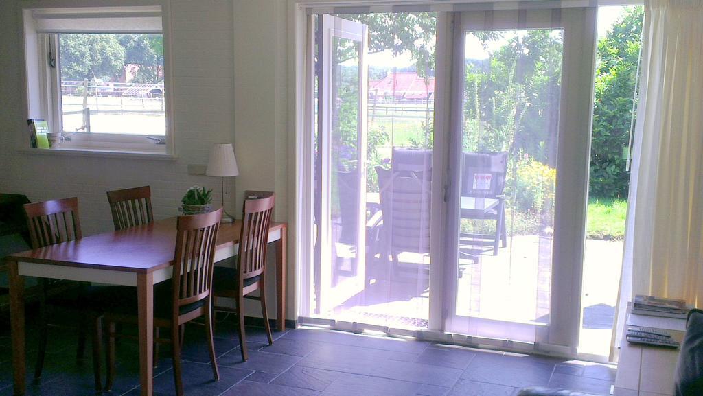 Vakantiehuis "Aan De Zandweg" Roderesch Rom bilde